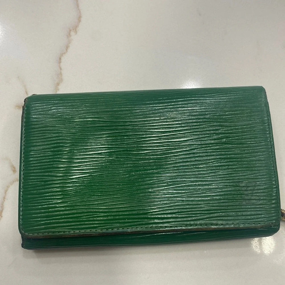 Louis Vuitton LV Green Leather Wallet Vintage EPI - Picture 1 of 11